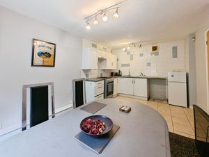 Photo 9- click for photo gallery